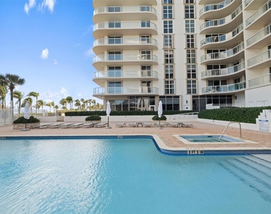 8855 Collins Ave - Photo Thumbnail 16