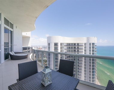 15901 Collins Ave - Photo Thumbnail 32