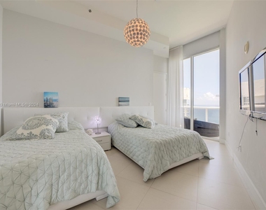 15901 Collins Ave - Photo Thumbnail 20