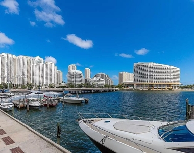 825 Brickell Bay Dr - Photo Thumbnail 27