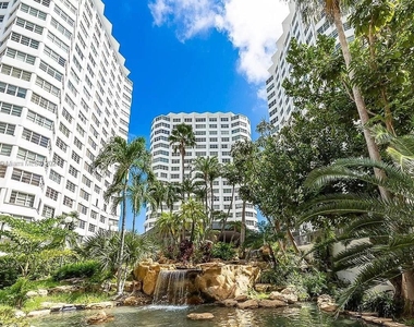 825 Brickell Bay Dr - Photo Thumbnail 19