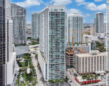 500 Brickell Ave - Photo Thumbnail 32