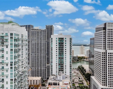 500 Brickell Ave - Photo Thumbnail 28