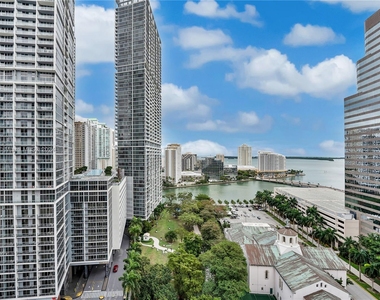 500 Brickell Ave - Photo Thumbnail 29