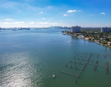 11111 Biscayne Blvd - Photo Thumbnail 1