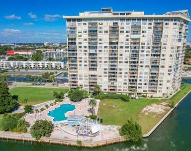 11111 Biscayne Blvd - Photo Thumbnail 9