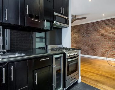 326 East 100th Street - Photo Thumbnail 2