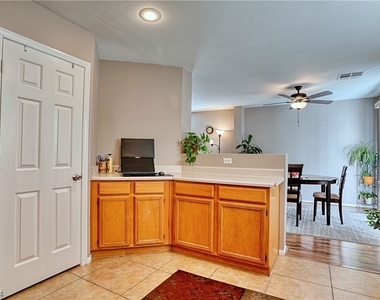 3703 Laguna Veneta Avenue - Photo Thumbnail 11