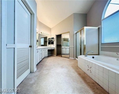 7617 Spruce Run Court - Photo Thumbnail 16