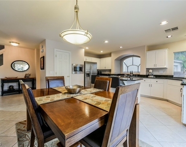 10852 Fishers Island Street - Photo Thumbnail 9