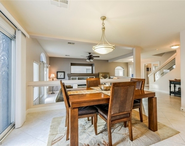 10852 Fishers Island Street - Photo Thumbnail 10