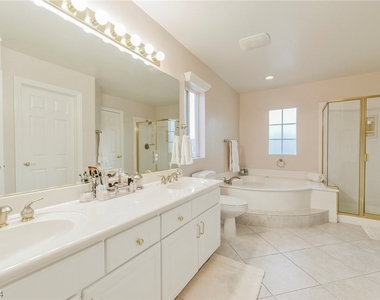 10852 Fishers Island Street - Photo Thumbnail 13