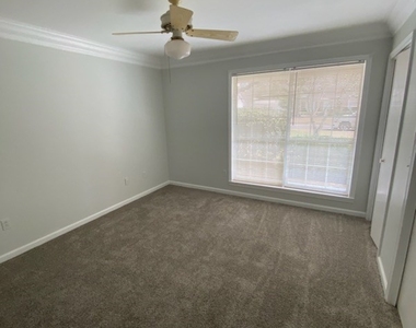 105 Roanoke Way - Photo Thumbnail 15