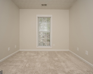 4063 Riverside Parkway - Photo Thumbnail 10