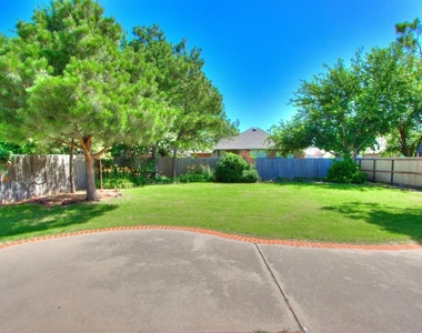 3921 Brownwood Lane - Photo Thumbnail 22