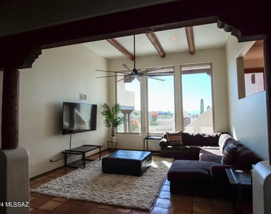 6269 N Paseo Valdear - Photo Thumbnail 4