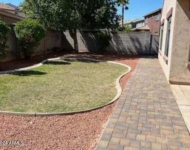 17313 W Saguaro Lane - Photo Thumbnail 36