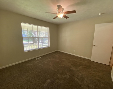 2507 Waldemar Lane - Photo Thumbnail 17