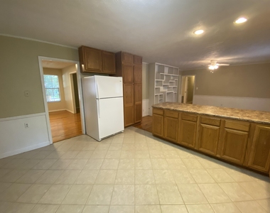 2507 Waldemar Lane - Photo Thumbnail 7