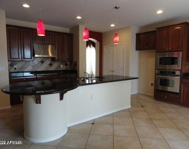 5730 W Park View Lane - Photo Thumbnail 1