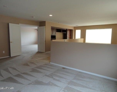 5730 W Park View Lane - Photo Thumbnail 21