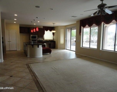 5730 W Park View Lane - Photo Thumbnail 12