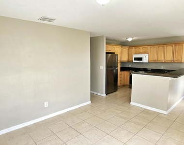 2446 Pepper Avenue - Photo Thumbnail 9