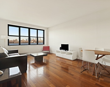 58 Metropolitan Ave - Photo Thumbnail 1