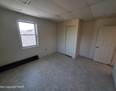 2460 N Delaware Drive - Photo Thumbnail 3