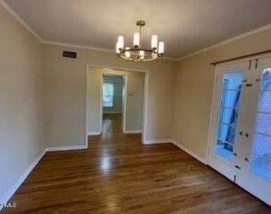 2521 Fairmount Avenue - Photo Thumbnail 9