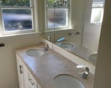 2521 Fairmount Avenue - Photo Thumbnail 27