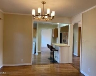 2521 Fairmount Avenue - Photo Thumbnail 20