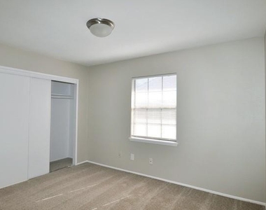 2709 Carter Drive - Photo Thumbnail 16