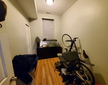 1706 W 17th Street - Photo Thumbnail 7