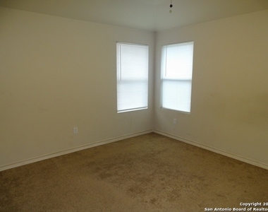 6007 Karly Way - Photo Thumbnail 17