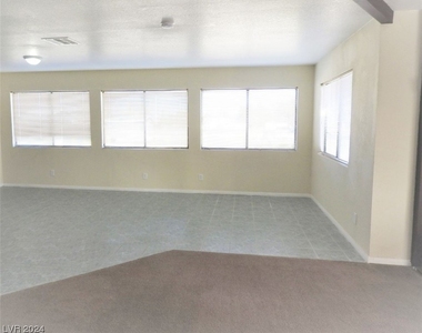 5820 Pahrump Valley Boulevard - Photo Thumbnail 8