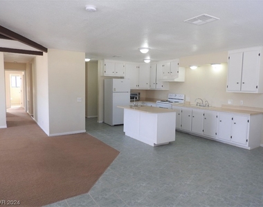 5820 Pahrump Valley Boulevard - Photo Thumbnail 9