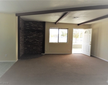 5820 Pahrump Valley Boulevard - Photo Thumbnail 6