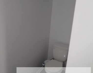 932 West Dakin Street - Photo Thumbnail 13