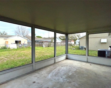 7909 Putnam Circle - Photo Thumbnail 12