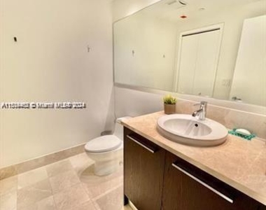 17121 Collins Ave - Photo Thumbnail 15