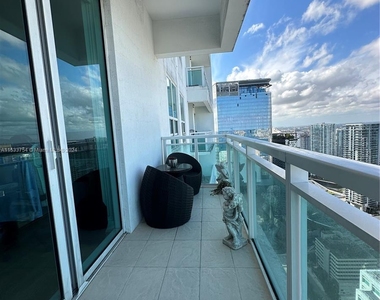 950 Brickell Bay Dr - Photo Thumbnail 9