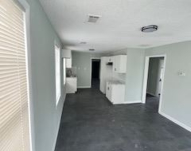 2112 Curry Ave - Photo Thumbnail 11