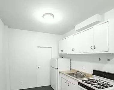 539 West 49th Street - Photo Thumbnail 2