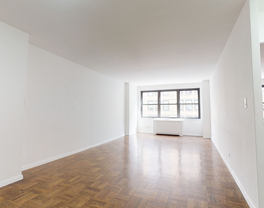 96 fifth Ave - Photo Thumbnail 1