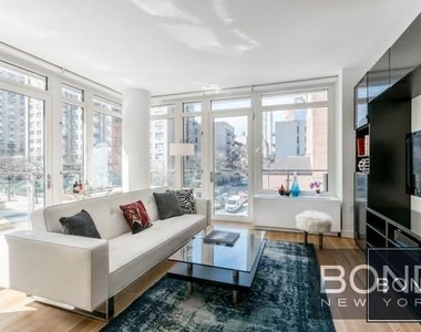 501 East 74th Street - Photo Thumbnail 2