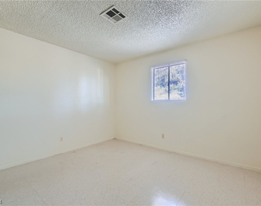 1537 Cobb Lane - Photo Thumbnail 8