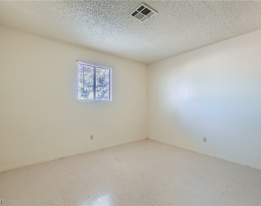 1537 Cobb Lane - Photo Thumbnail 6