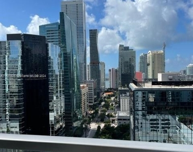 1060 Brickell Ave - Photo Thumbnail 1