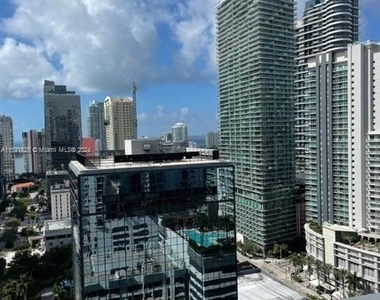 1060 Brickell Ave - Photo Thumbnail 2